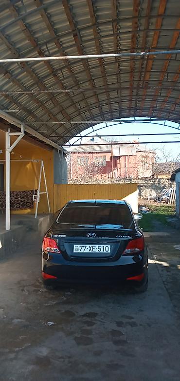 Hyundai: Hyundai Accent: 1.4 l | 2015 il Sedan — 3