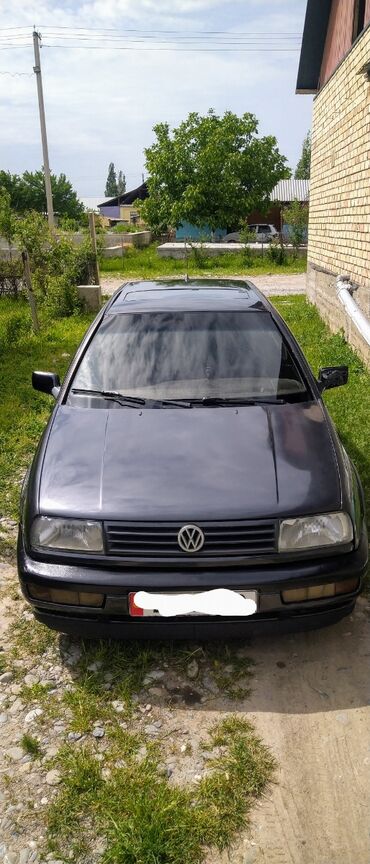 голы вента: Volkswagen Vento: 1993 г., 2 л, Механика, Бензин, Седан