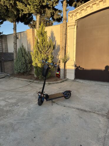 elektrik scoter: İşlənmiş Elektrik samokat 10", 501 - 750 Vt, > 45 km/s, Ünvandan götürmə