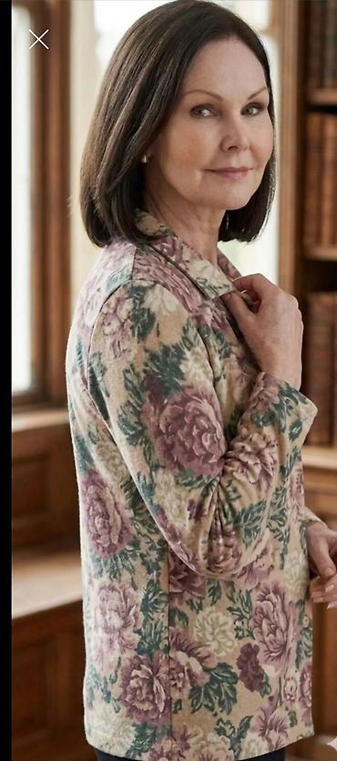 Ženska košulja/bluza sa cvetnim printom - Model sa dugim rukavima i na lalafo.rs Ženska košulja/bluza sa cvetnim printom - Model sa dugim rukavima i