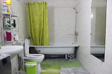 Продажа коттеджей и домов: 2 комнаты, 63 м², Бишкек, Киркомстром Собственник — 4