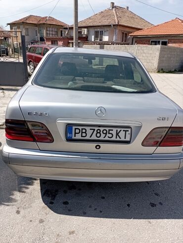 Μεταχειρισμένα Αυτοκίνητα: Mercedes-Benz E 220: 2.2 l. | 2001 έ. | Λιμουζίνα