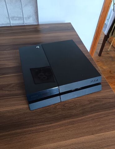 Xbox 360 & Xbox: Satılır ustaya baxdırmaq lazımdı 20-30 manatlıq problemi ola bilər