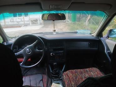 Продажа авто: Audi 80: 1987 г., 1.8 л, Механика, Бензин, Седан — 3