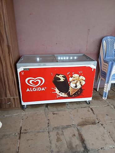 киоск: Algida brendinə aid dondurma vitrin-dondurucu - Şüşə sürgülü — 1