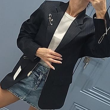 qəd: Zolaqlı qara bleizer + denim mini ətək dəsti - Bleizer: tünd boz/qara — 7