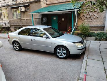 Ford: Ford Mondeo: 2002 г., 1.8 л, Механика, Бензин, Седан