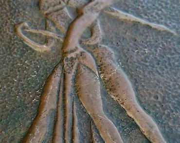 Stare vaze i dekor: Vintage BAKARNI reljef BALERINE Mid-century modern. Vintage — 5