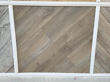 Ev və bağ: Ağac teksturalı döşəmə örtüyü – laminat panel - Rəng — 1