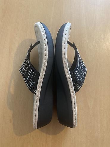 səndəl: Qadın üçün barmaq arası (V-kəsim) sandal Tezedir. Amerikadan alinib — 6