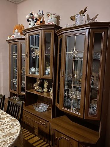 dolab mebel: Qonaq otağı üçün klassik üslubda mebel dəsti / servant satılır. Dəst — 2
