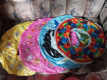 молодежная одежда: Продаю нарукавники для купания жилетку и круги шесть нарукавников и