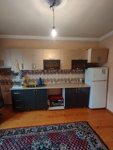 Həyət evləri və villaların satışı: Ev Məhsəti qəsəbəsində ( Sevinc qəsəbəsi) 9cu küç. Zöhrab Aslanov — 8