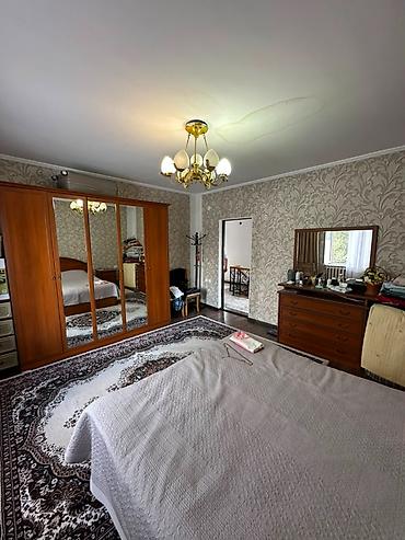 город кызыл кия: 🏡 Продаётся просторный двухэтажный дом в ж/м Кызыл-Аскер 📐 Участок — — 7