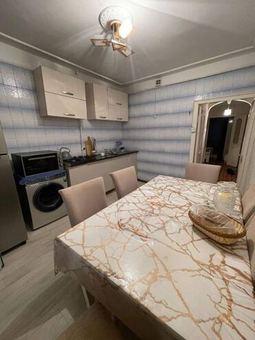 Uzunmüddətli kirayə mənzillər: Neftçilər metrosunun çıxışında, 9 mərtəbənin,1-ci mərtəbəsində, 2 — 5