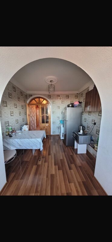 Uzunmüddətli kirayə mənzillər: Abbas Səhhət Türk Liseyinin yaxınlığında 2 otaqlı təmirli mənzil — 1