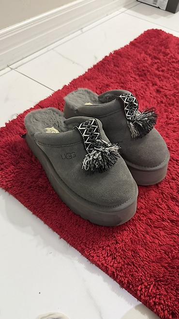 зимний обувь: Сабо, 37, UGG, Б/у, цвет - Серый — 1