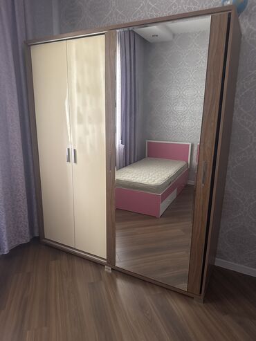 Baklar və çənlər: İşlənmiş, 3 qapılı Düz dolab, Dolab-asılqan, Azərbaycan