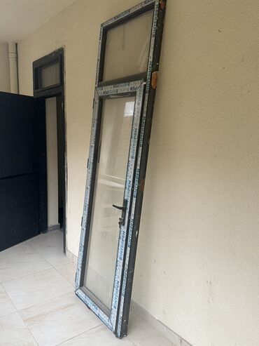 Taxta-şalban: PVC şüşəli qapı-pəncərə bloku - Material: PVC profil (üzərində