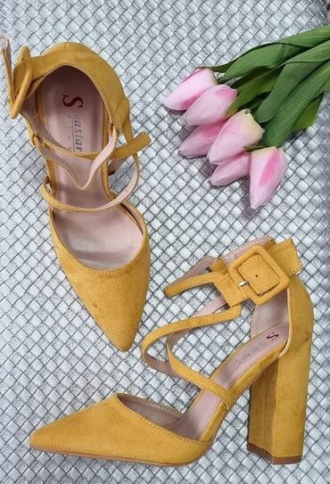 Sandale: 36-41 1700 — 10