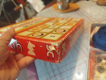 keyboard: Tombola sah – “igra za svakog”.Izgleda mi kompletno,samo je kutije na — 10