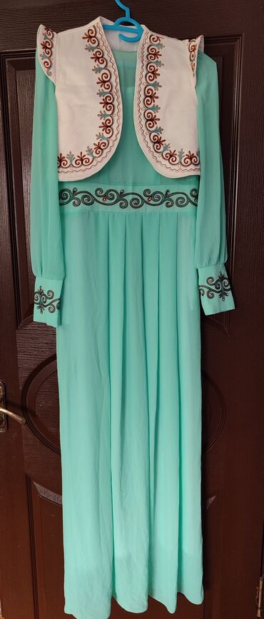 зеленое платье большого размера: Вечернее платье, Длинная модель, Шифон, С рукавами, XL (EU 42), 2XL (EU 44)