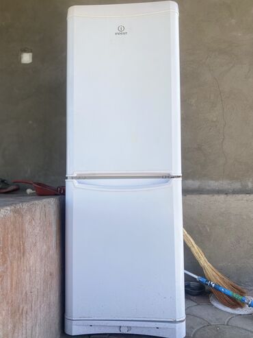 жыгач кашык: Муздаткыч Indesit, Оңдоо талап кылынат, Эки камералуу, 60 * 155 *