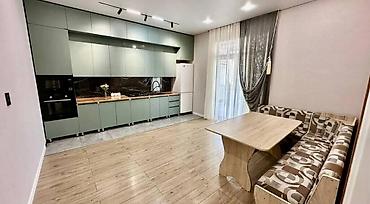 Продажа коттеджей и домов: Продается 5‑комнатный дом Локация: район Токтогула/Карпинка, центр — 3