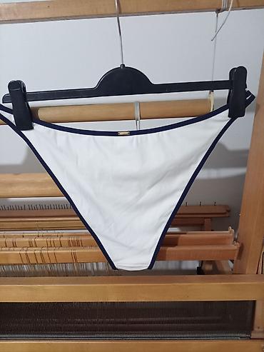 Kupaći kostimi: Nov, elegantan, dvodelni kupaći kostim NEW YORKER, beli sa teget — 5
