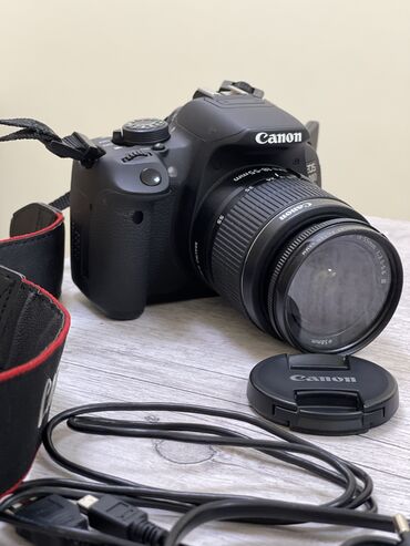 фотоаппараты моментальной печати: Продается фотоаппарат Canon D700 в отличном состоянии. Новая
