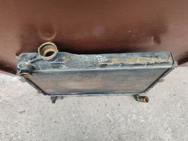 Auto delovi: Hladnjak Lada 2103, Lada 2106 mesingani br.2. Polovan, očuvan. Ruske — 3