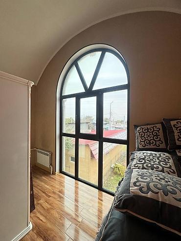 Долгосрочная аренда домов: 280 м², 6 комнат — 1