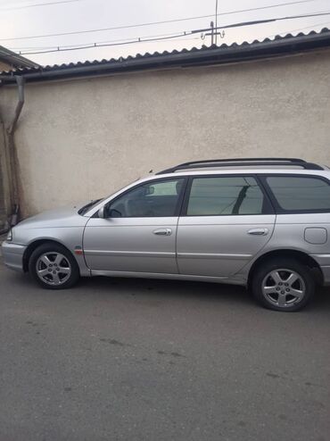 Toyota: Toyota Avensis: 2001 г., 1.9 л, Механика, Дизель, Универсал