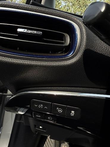 Toyota: Toyota Prius: 2019 г., Вариатор, Бензин — 9