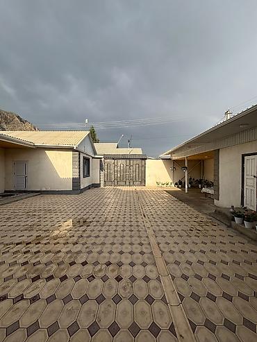 Үйлөрдү сатуу: 5 бөлмө, 400 м², 4 соток, Ош, Менчик ээси — 4