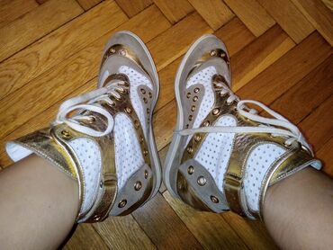 Women's Sneakers and athletic shoes: 38 — 4