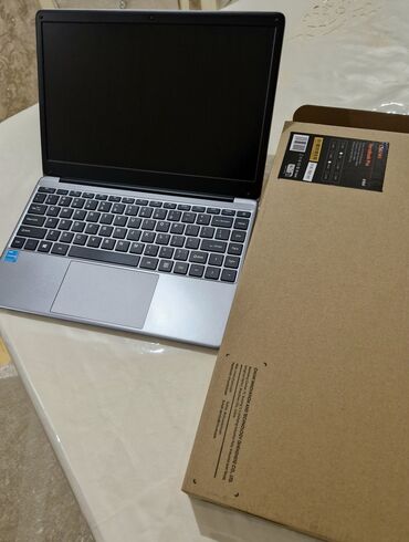 china aid notebook: Intel Celeron, 8 GB, 17.3 "