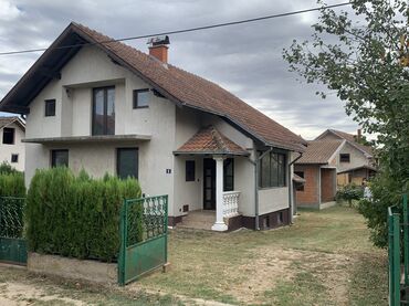 Kuće na prodaju: Na prodaju kuća (220m2) sa pomoćnim objektom (56m2) na placu 4,6 ari — 2