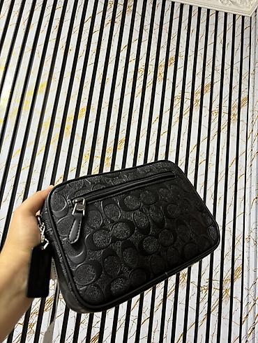 Личные вещи: Сумка через плечо Coach (мужская/унисекс) - Формат: компактная — 2