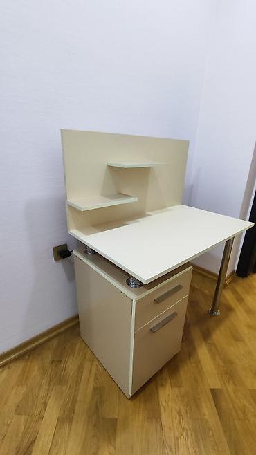 Ev və bağ: Düz masa, Stulsuz, Polkalı, Siyirməli, Sadə laminat — 2
