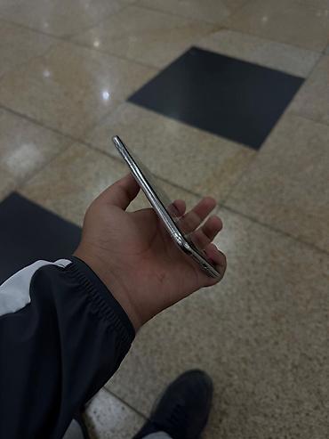 Apple iPhone: IPhone 11 Pro Max, Б/у, 64 ГБ, White Titanium, Чехол, 75 % — 10