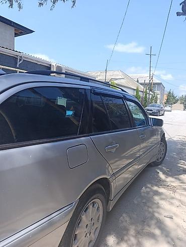 lexus ct 200: Mercedes-Benz C-Class: 2.2 l | 1999 il Universal — 8