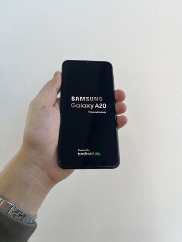 samsunq a 3: Samsung A20, 32 GB