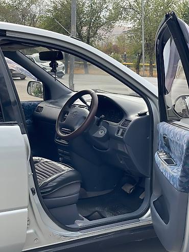 ипсум бампер: Toyota Ipsum: 1996 г., 2 л, Автомат, Бензин, Минивэн — 4