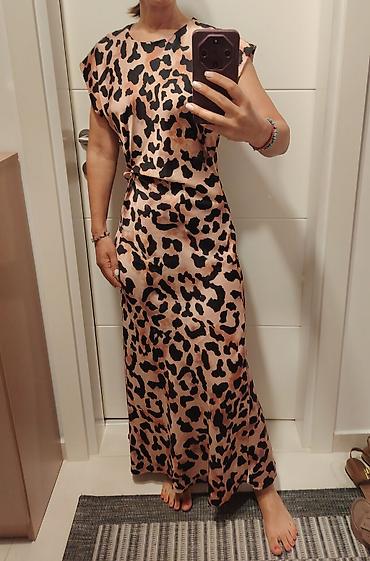 Haljine: Maksi haljina sa leopard printom marke Mona. Haljina ima kratke rukave — 12