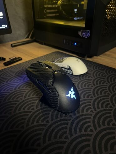 razer: Продаю игровую беспроводную мышь. Razer Viper Ultimate с зарядной