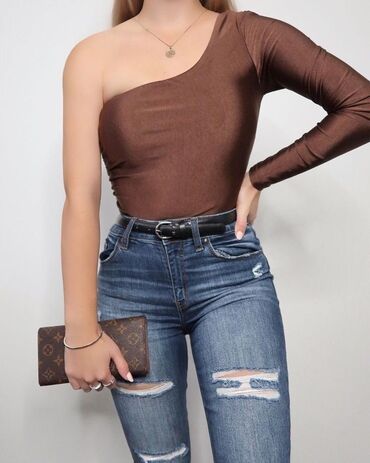 Bluze: L, Likra, Jednobojni, bоја - Crvena na lalafo.rs — 7 Bluze: L, Likra, Jednobojni, bоја - Crvena — 7