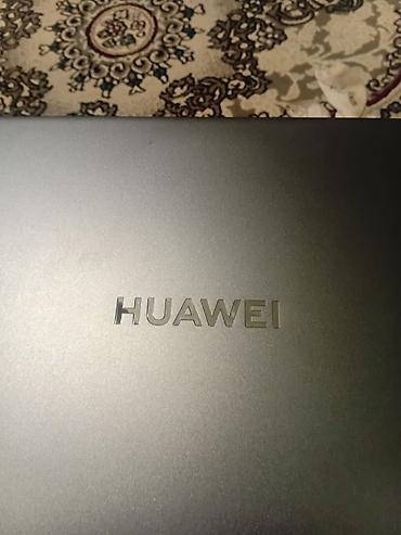 huawei noutbuk: Huawei noutbuk – 15.6" ekranlı, tam klaviatura (rəqəmsal bloklu) — 2