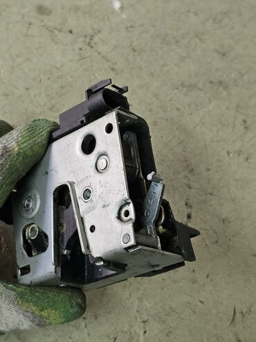 Замки: Замок двери Audi 1997 г., Б/у, Оригинал, Германия — 6