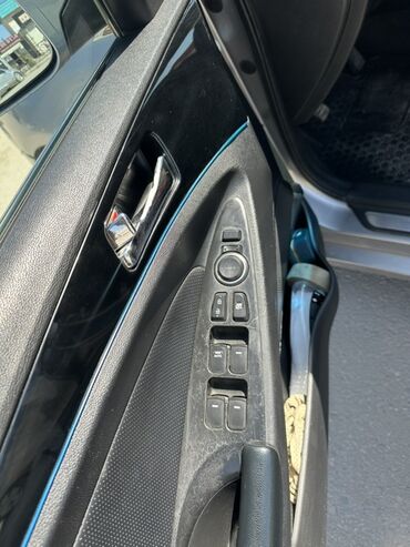 Hyundai: Hyundai Sonata: 2010 г., 2 л, Автомат, Бензин, Седан — 7